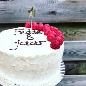 White cake with Raspberries